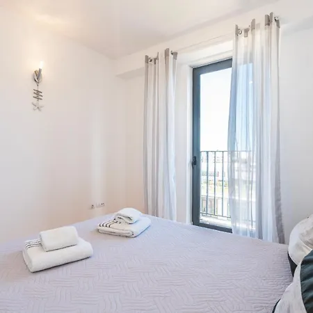 Apartamento Modern Flat By Marina And Old Town