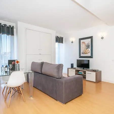 Modern Flat By Marina And Old Town Apartamento *