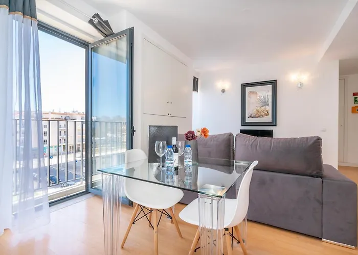 Modern Flat By Marina And Old Town Apartamento *