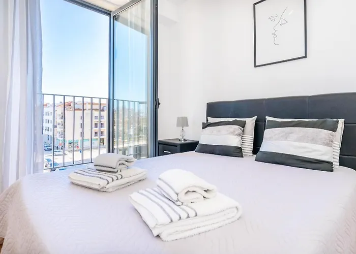 Apartamento Modern Flat By Marina And Old Town